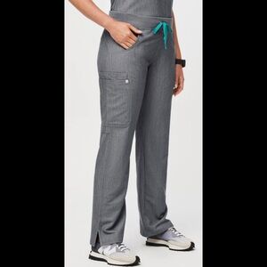 Figs Kade Cargo Scrub Pants in Graphite (Size XXS)